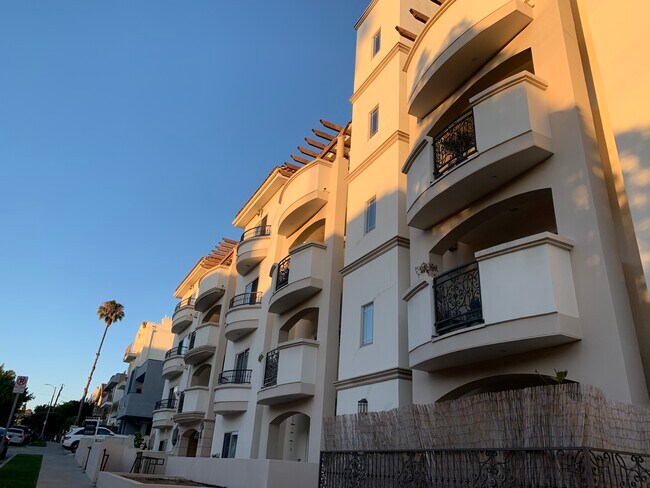 Foto del edificio - 11848 Kiowa Ave