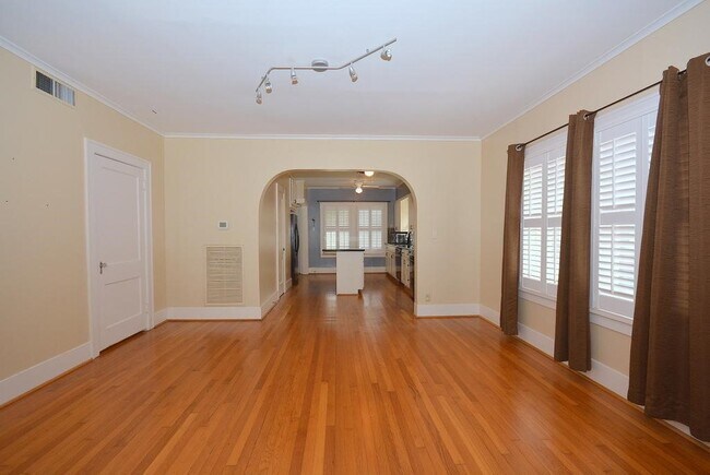 Foto del edificio - 3027 Amherst St