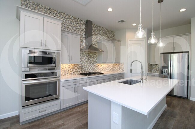 Foto del edificio - 2042 E Dry Wood Rd