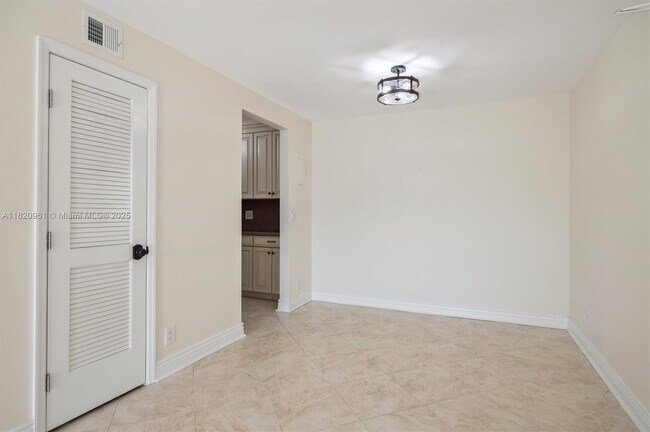 Foto del edificio - 6505 Bay Club Dr