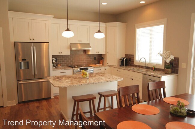 Building Photo - 4 br, 3.5 bath House - 4033 Cameo Place NE