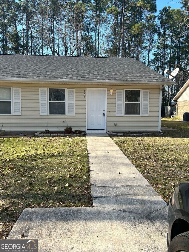 Foto principal - 126 E Lakemont Dr