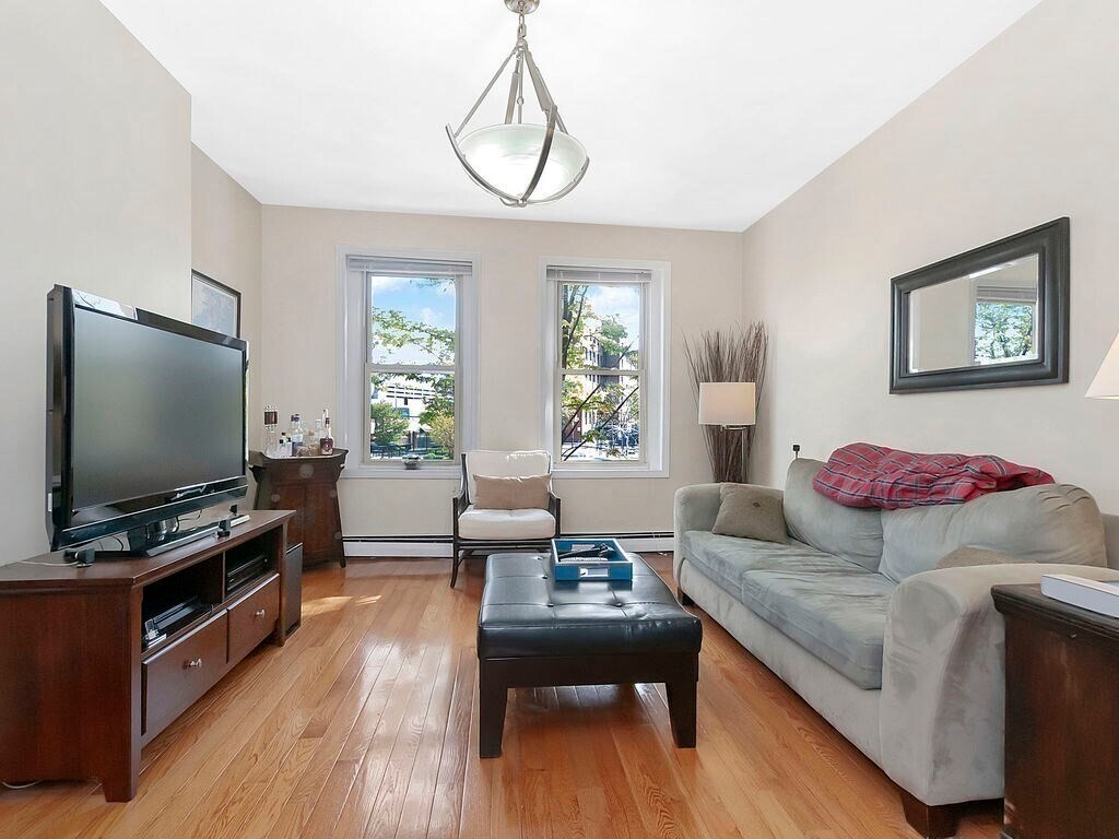 Foto principal - 124 Union Park St