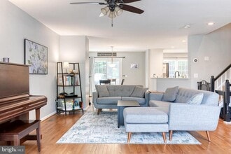 Building Photo - 708 Leister Dr