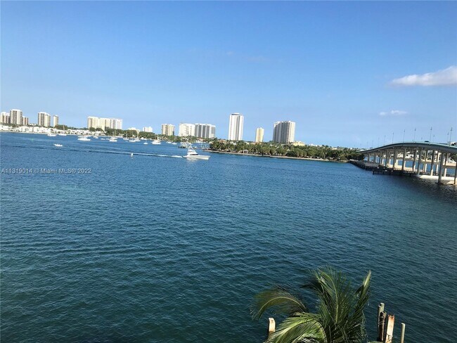 Foto del edificio - 2640 Lake Shore Dr