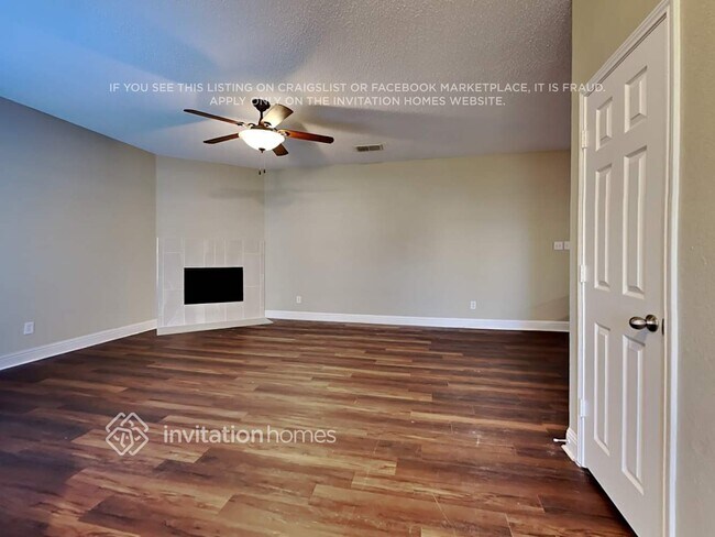 Foto del edificio - 6412 Rainwater Way