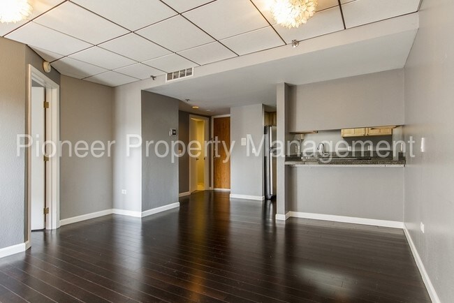 Building Photo - Beautiful Modern Condo In Cherry Creek North!