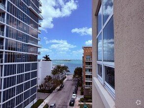 Building Photo - 2001 Biscayne Blvd