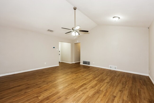 Foto del edificio - 1108 N Knowles Dr