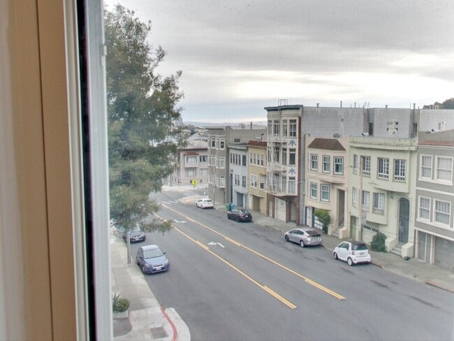 Building Photo - 1960 Fulton St