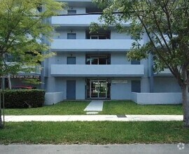 Building Photo - 16518 NE 26th Ave