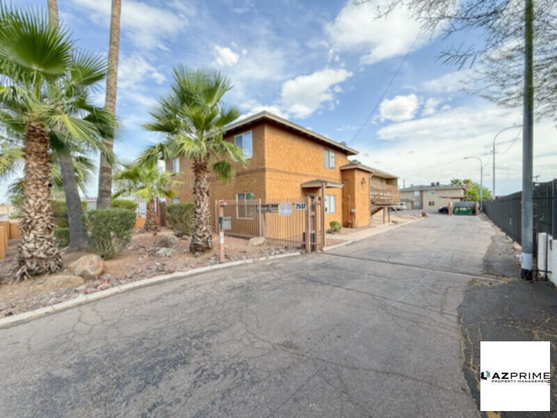 Primary Photo - Introducing this Remarkable 2/1 Phoenix Co...