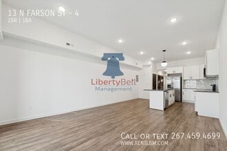 Building Photo - 13 Farson St