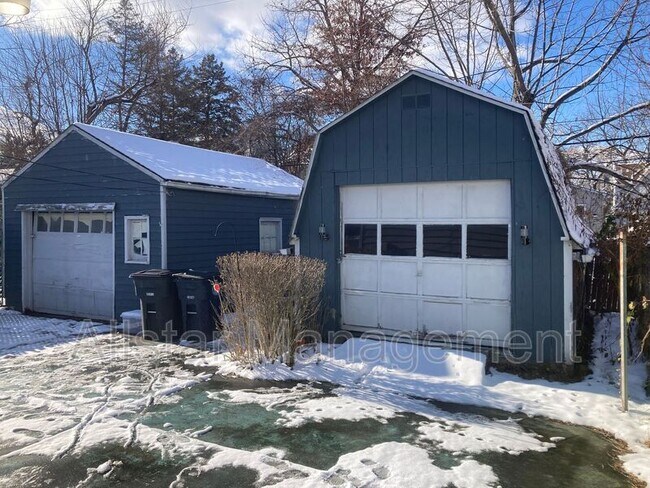 Building Photo - 870 Frederick Blvd