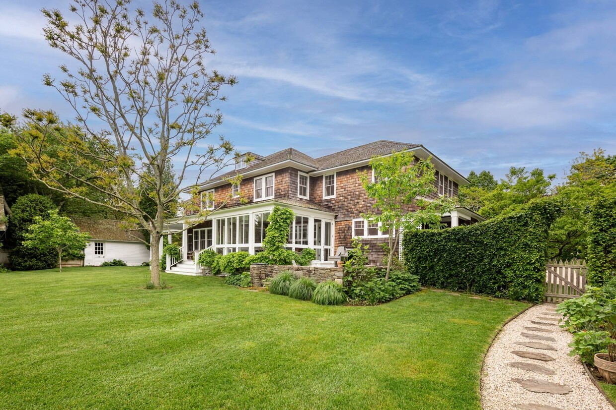 Foto principal - 110 Montauk Hwy