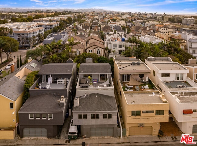 Building Photo - 131 Mast Mall