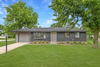 Building Photo - 1026 Sharon Ln