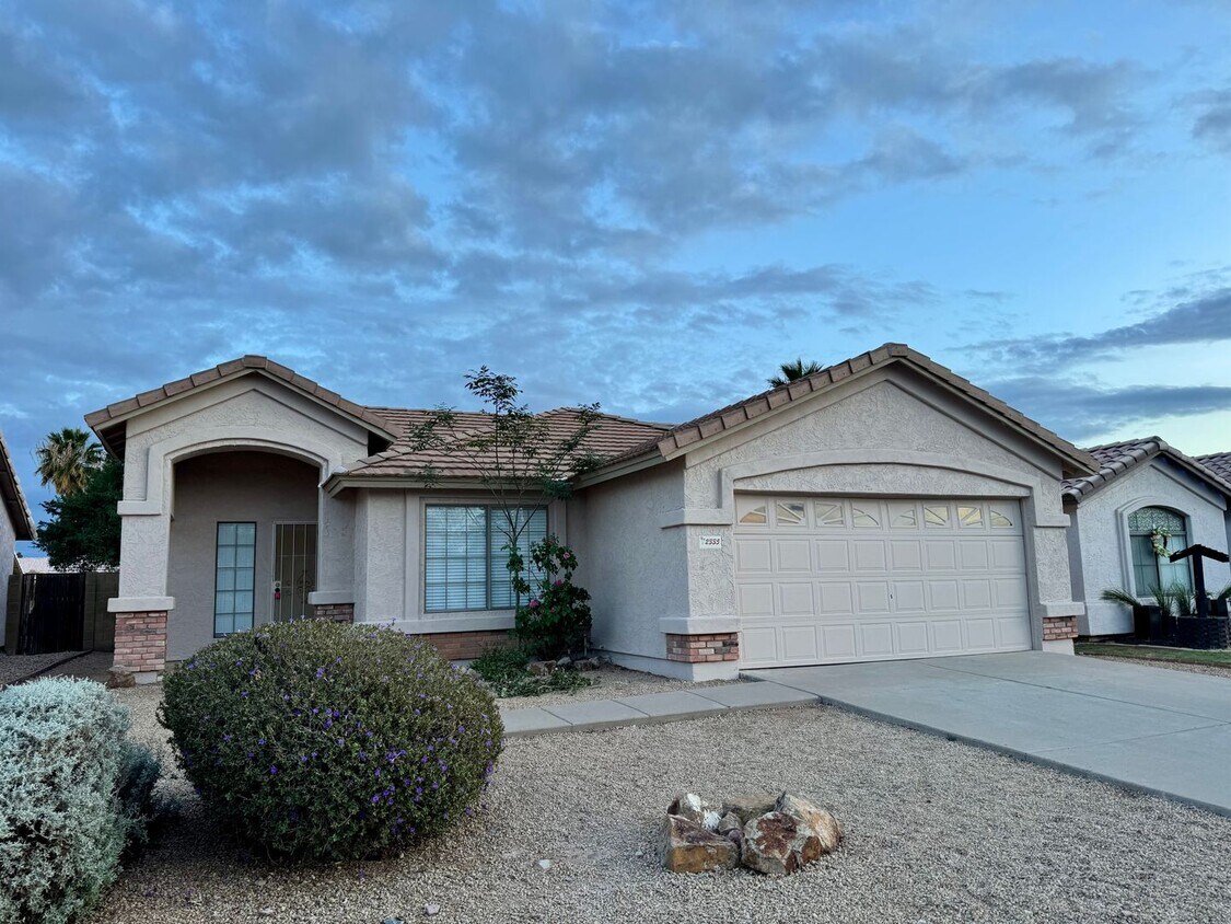 Foto principal - BEAUTIFUL 3BEDROOM 2 BATHROOM IN THE HEART...