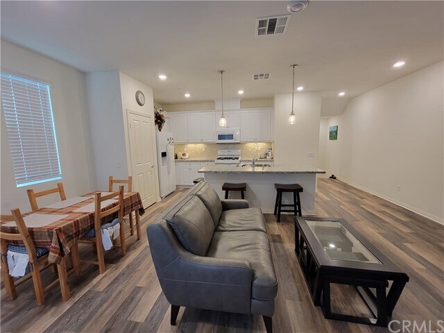 Foto del edificio - 24935 Whaler Way