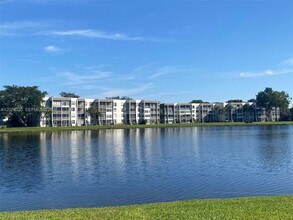 Building Photo - 9420 Poinciana Pl