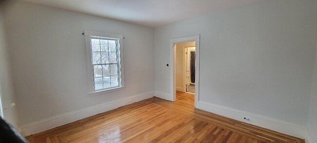 Building Photo - 158-160-160 Roslindale Ave