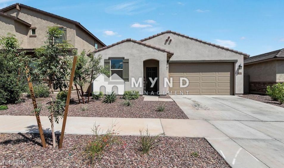 Primary Photo - 4 br, 3 bath House - 14096 W Surrey Dr