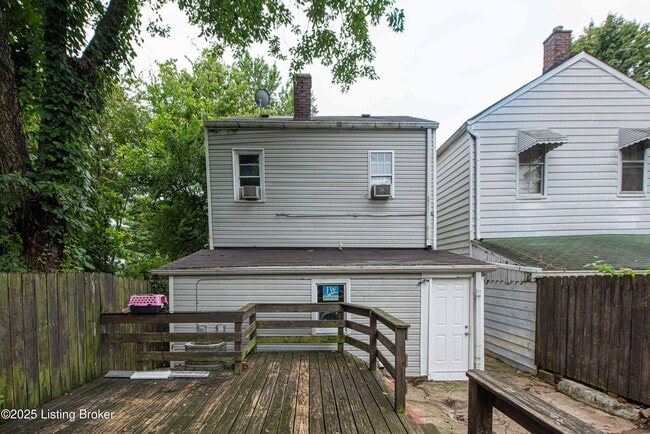 Building Photo - 933 Vine St