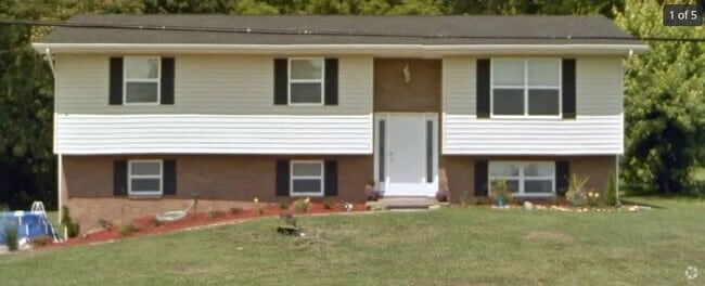 Building Photo - 119 Wildwood Hills Dr