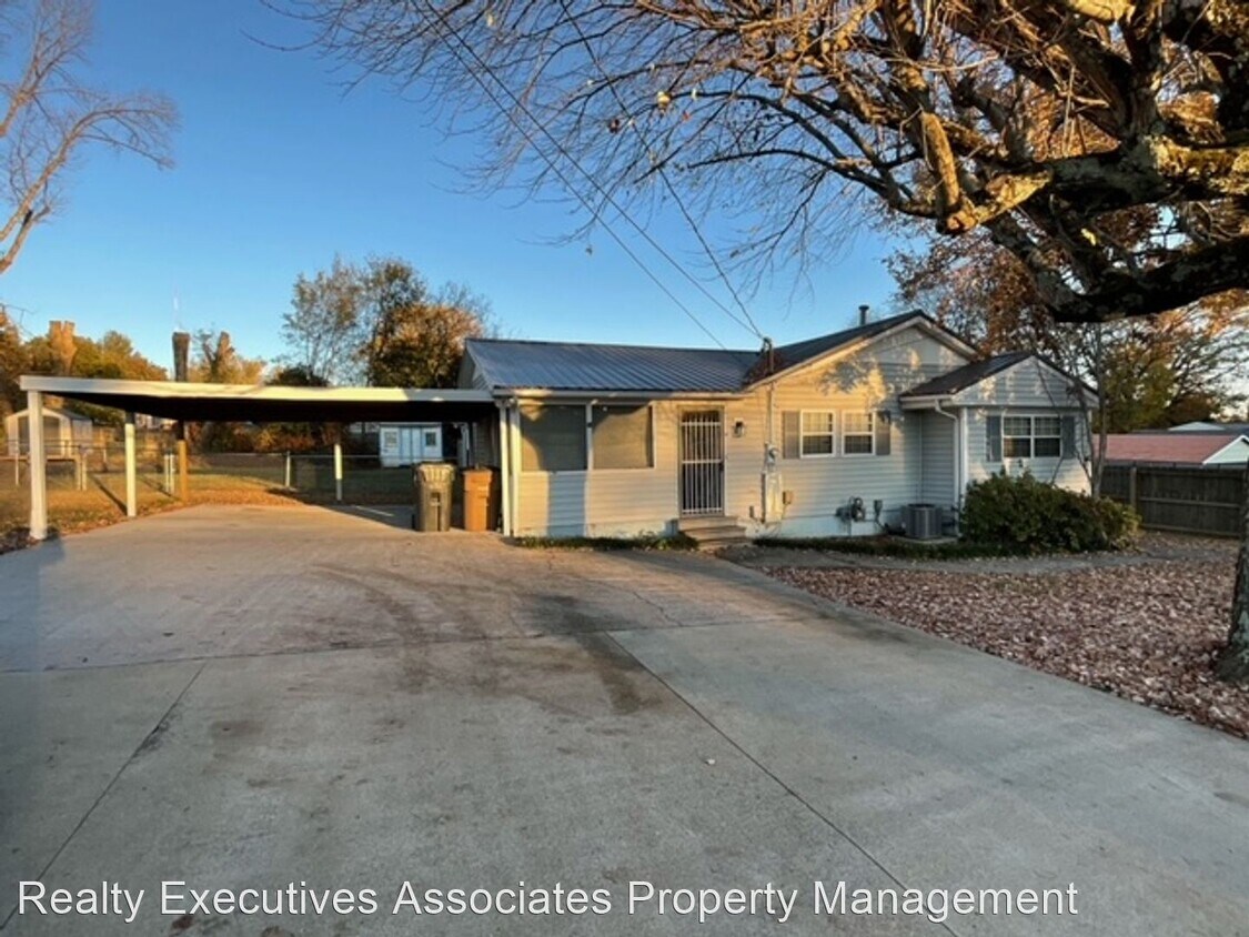 Foto principal - 3 br, 2 bath House - 2308 Bradshaw Garden Rd