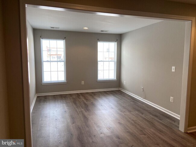 Building Photo - 1251 Mare St