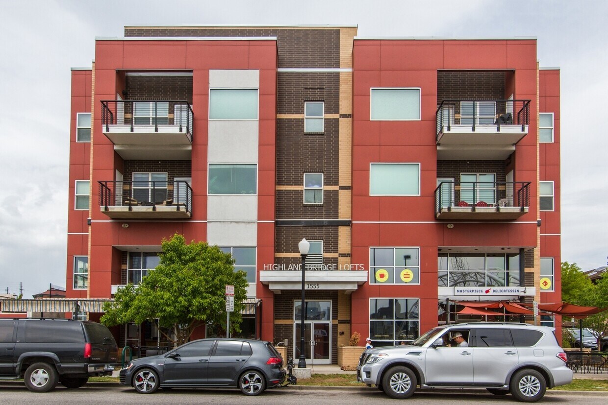 Foto principal - LoHi Condo with Two Assigned Parking Space...