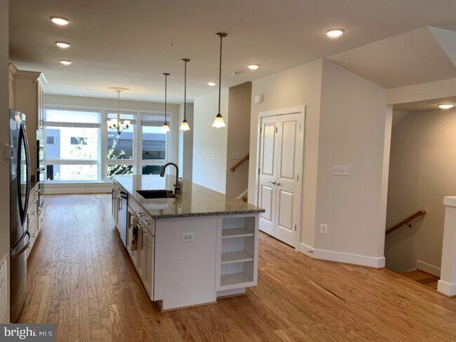 Building Photo - 446 Stabler Ln