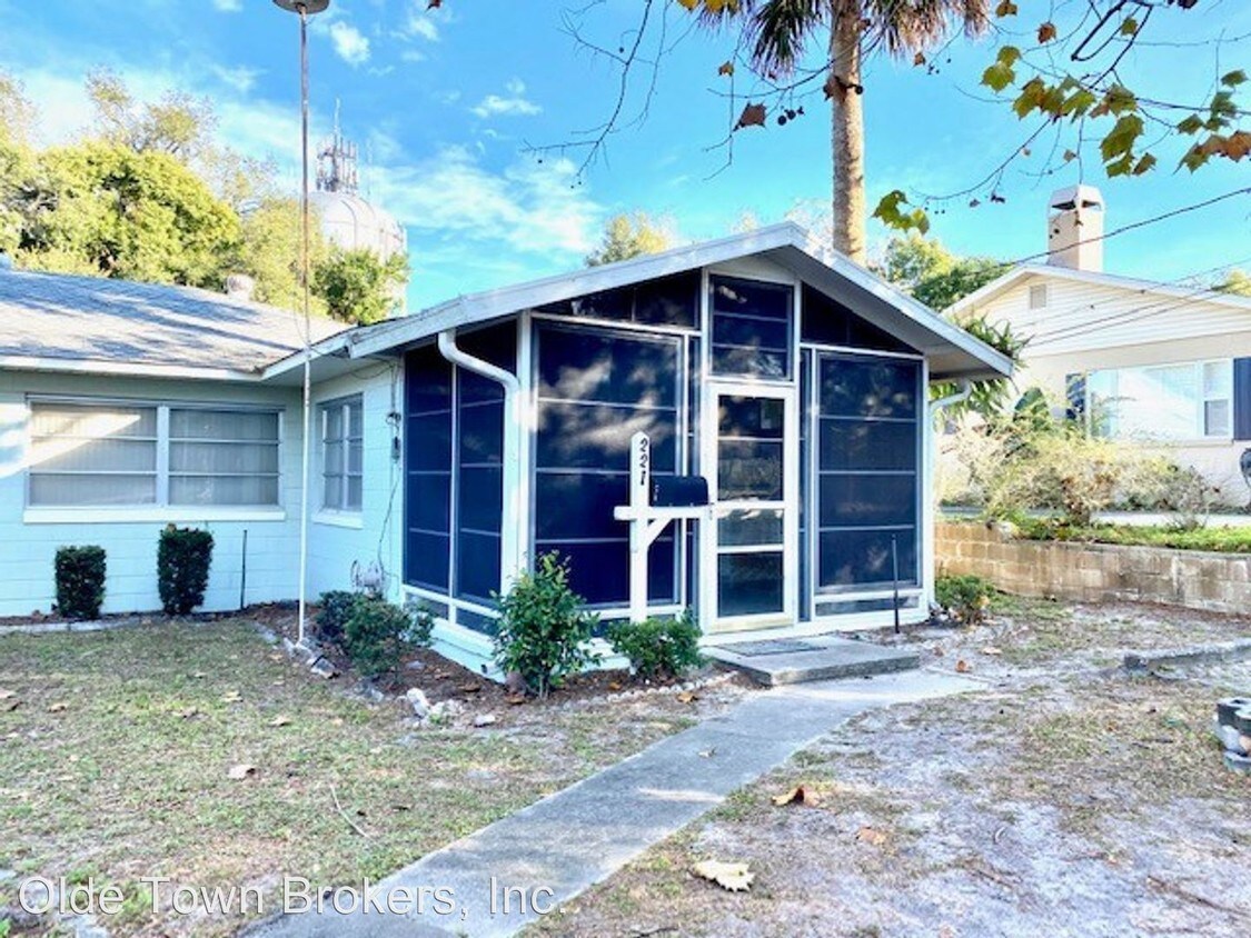 Primary Photo - 2 br, 1 bath House - 221 E. 11th Avenue