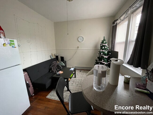 Foto del edificio - 883 Huntington Ave