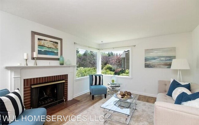 Building Photo - 4 br, 2.5 bath House - 4329 NE 56th St