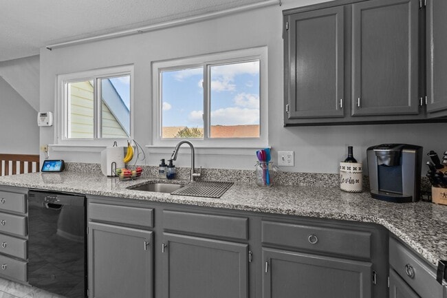 Building Photo - 3860 Chimney Creek Dr