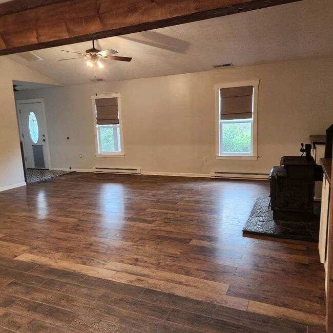 Foto del edificio - 9063 Morrow Woodville Rd