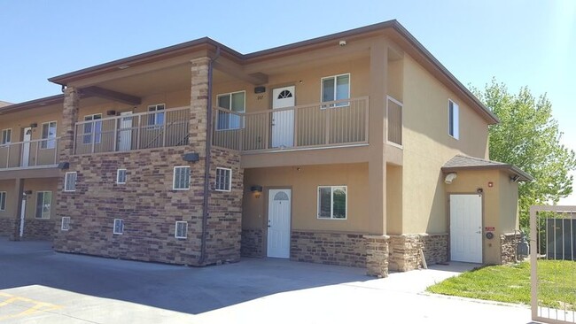 Foto del edificio - Pinon Bluffs Executive Suite Fully Furnished