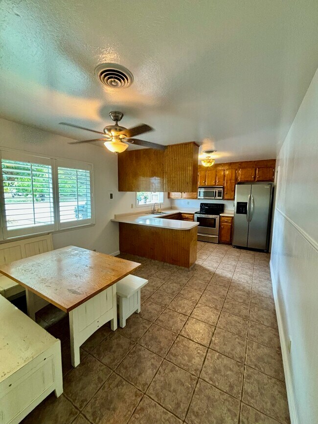 Foto del edificio - 2161 Larkin Rd