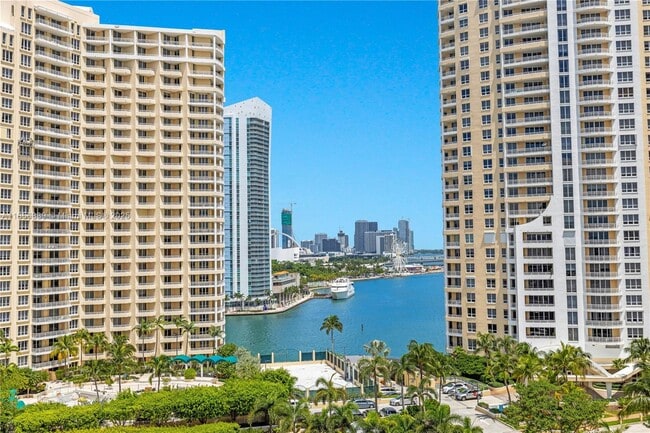 Building Photo - 540 Brickell Key Dr