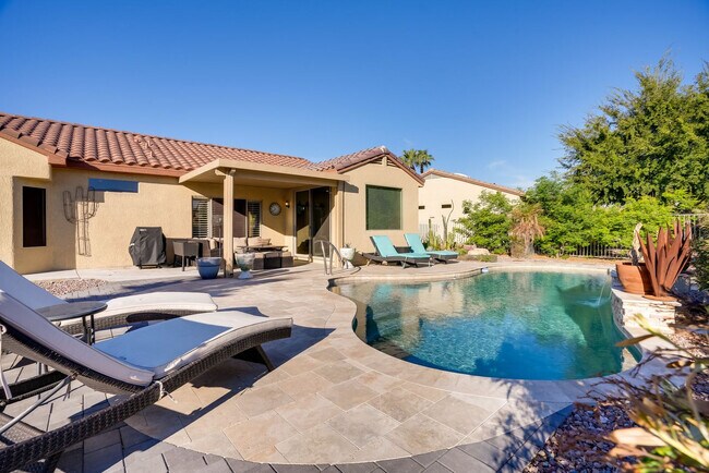 Foto del edificio - 15992 W Indigo Ln