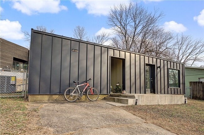 Building Photo - 560 Fallin Ave
