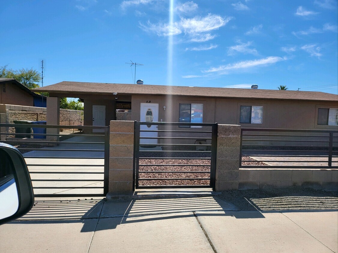 Foto principal - 839 W Eucalyptus St