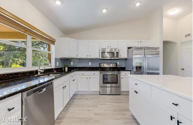 3 br, 2 bath House - 6140 Laurelwood Drive... photo'