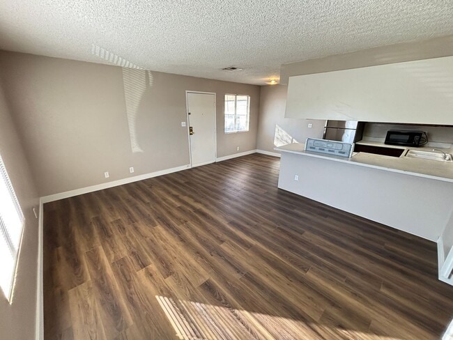 Foto del edificio - 155 Westminster Way