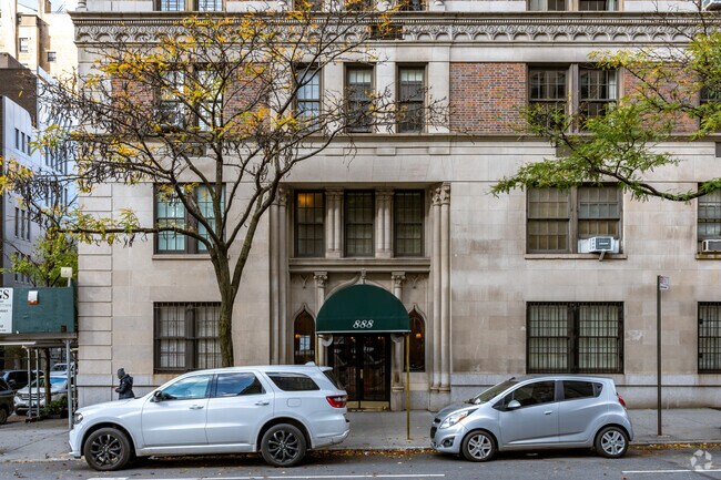 Foto del edificio - 888 Park Ave