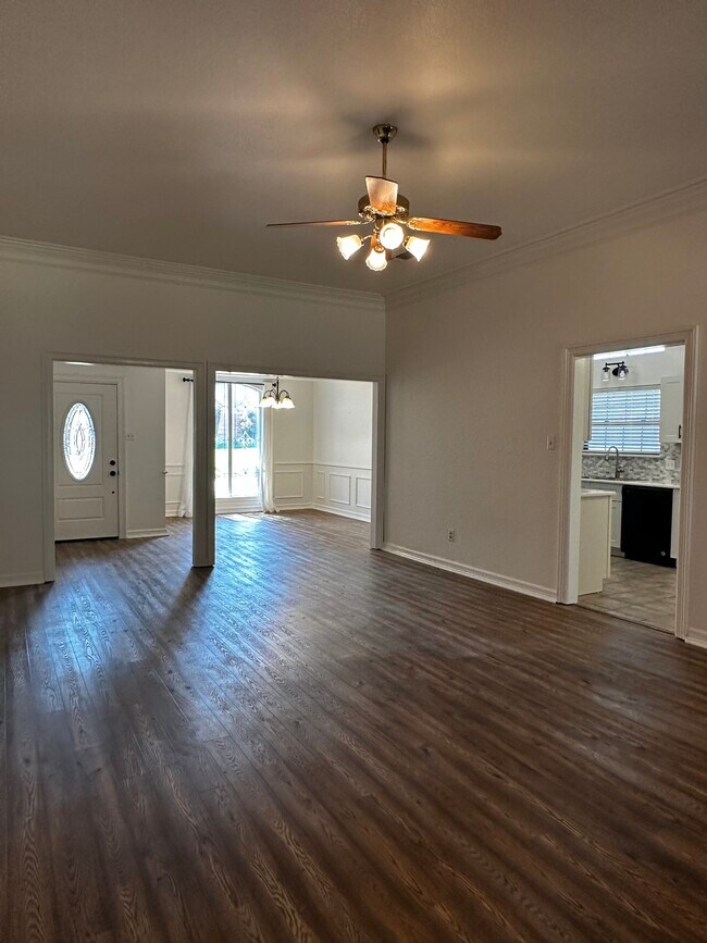 Building Photo - 797 Mesquite Ln