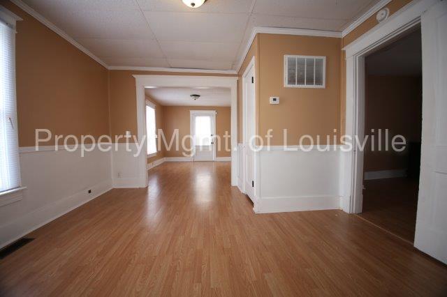 Building Photo - 1411 Oakwood Ave
