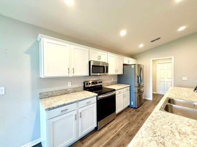 Building Photo - 289 Cascara Ln