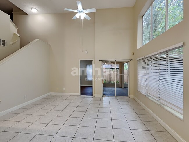 Foto del edificio - 4417 King Edward Drive